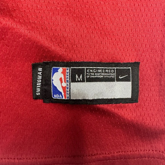 Nike Swingman Cleveland Cavaliers LeBron James Jersey Size Medium See Pics Used - Picture 2 of 7